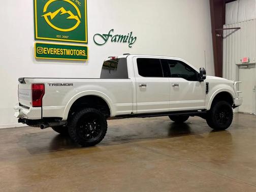 Star White Metallic Tri-Coat 2022 Ford F-250 Platinum