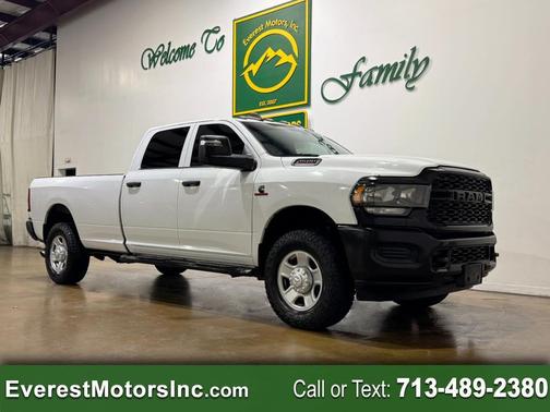 2023 RAM 3500 Tradesman Crew Cab 4x4 8' Box