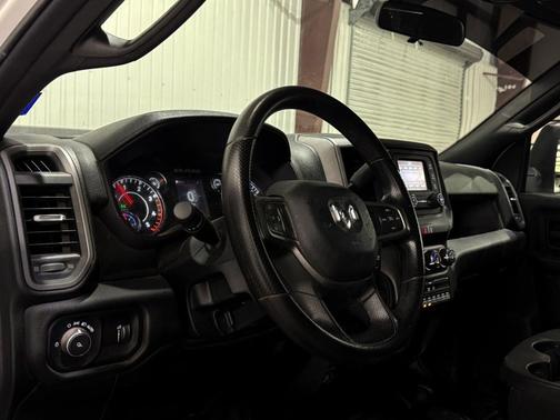 2023 RAM 3500 Tradesman Crew Cab 4x4 8' Box