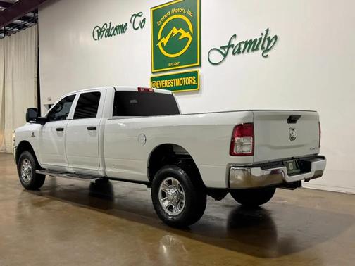 Bright White Clearcoat 2024 RAM 2500 Tradesman Crew Cab 4x4 8' Box