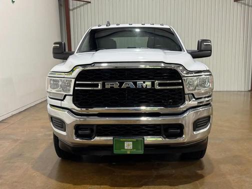 Bright White Clearcoat 2024 RAM 2500 Tradesman Crew Cab 4x4 8' Box