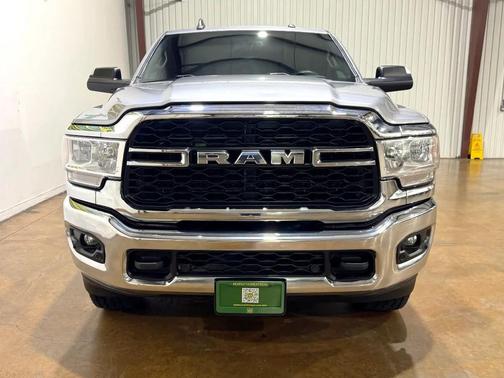 2022 RAM 2500 Tradesman Crew Cab 4x4 8' Box