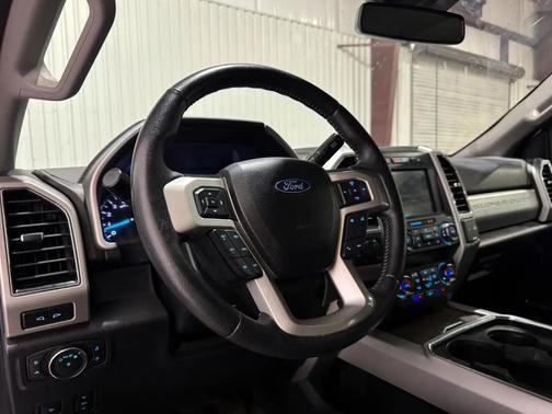 White 2020 Ford F-250 Lariat
