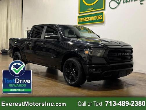 Diamond Black Crystal Pearlcoat 2020 RAM 1500 Lone Star