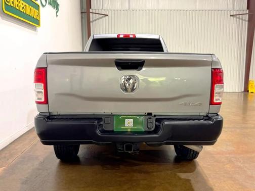 2022 RAM 2500 Tradesman Crew Cab 4x4 8' Box