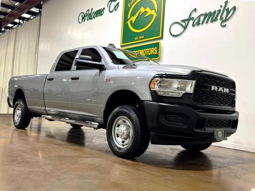 2022 RAM 2500 Tradesman Crew Cab 4x4 8' Box