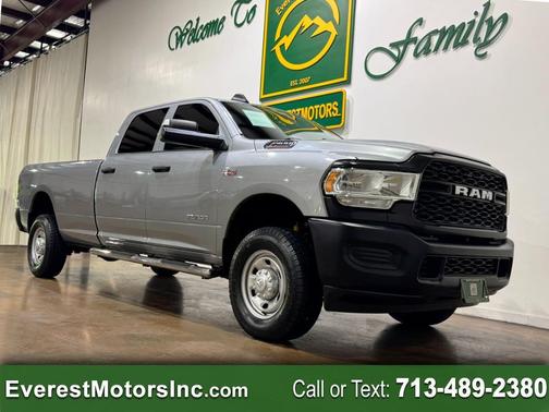2022 RAM 2500 Tradesman Crew Cab 4x4 8' Box