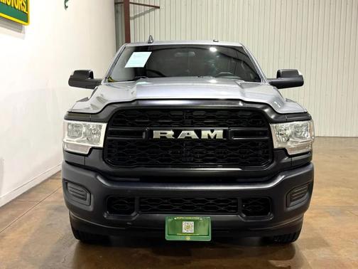 2022 RAM 2500 Tradesman Crew Cab 4x4 8' Box