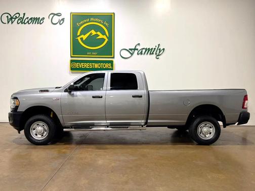 2022 RAM 2500 Tradesman Crew Cab 4x4 8' Box