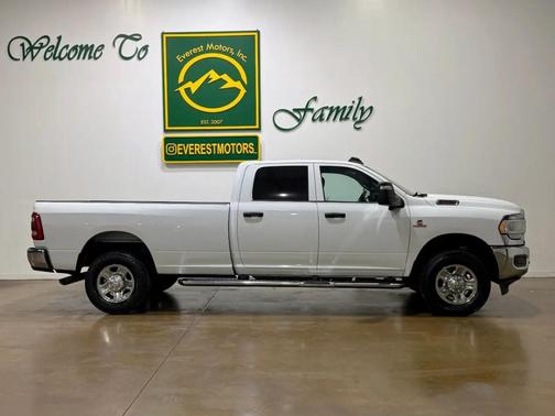 Bright White Clearcoat 2023 RAM 3500 Tradesman Crew Cab 4x4 8' Box