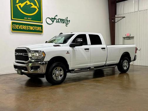 Bright White Clearcoat 2023 RAM 3500 Tradesman Crew Cab 4x4 8' Box