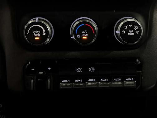 2022 RAM 3500 Tradesman/SLT/Laramie/Limited