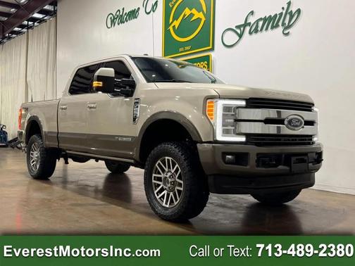 White Gold Metallic 2017 Ford F-250 KINGRANCH ULTIMATE 4X4 CC SHORT 6.7L DIESEL 1OWNER