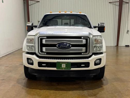 White 2016 Ford F-450 Platinum