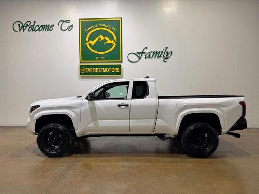 2024 Toyota Tacoma SR