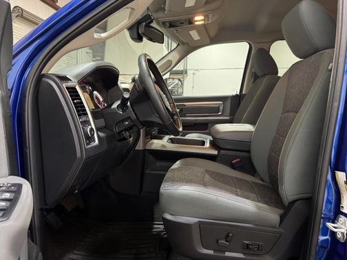 2018 RAM 3500 Big Horn Crew Cab 4x4 8' Box