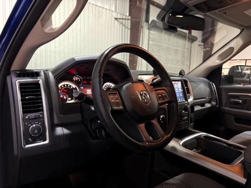 2018 RAM 3500 Big Horn Crew Cab 4x4 8' Box