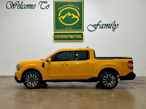 Cyber Orange Tricoat Metallic 2022 Ford Maverick Lariat