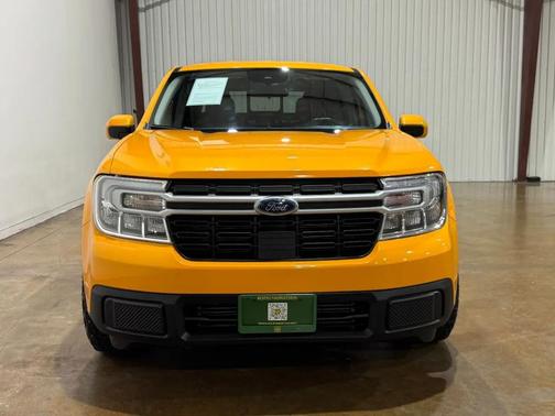 Cyber Orange Tricoat Metallic 2022 Ford Maverick Lariat