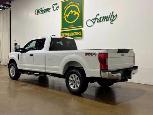 Oxford White 2022 Ford F-250 XLT