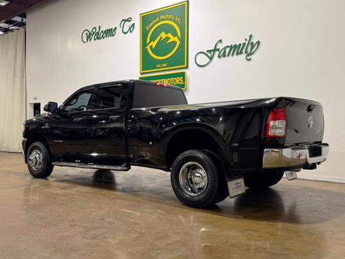 2020 RAM 3500 Tradesman Crew Cab 4x4 8' Box
