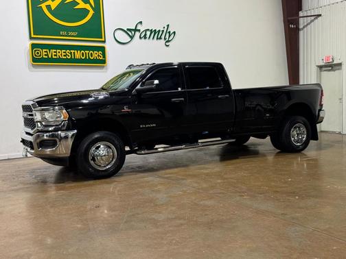 2020 RAM 3500 Tradesman Crew Cab 4x4 8' Box