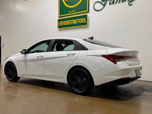 2023 Hyundai ELANTRA HEV Blue