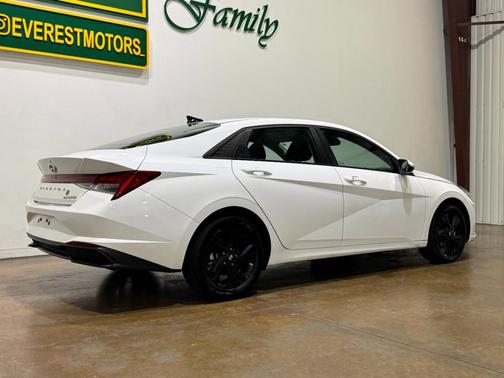 2023 Hyundai ELANTRA HEV Blue