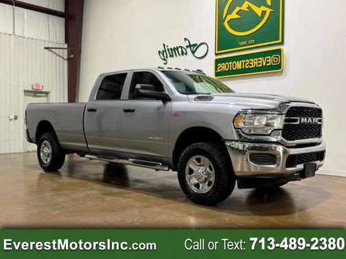 Billet Silver Metallic Clearcoat 2022 RAM 2500 Tradesman Crew Cab 4x4 8' Box