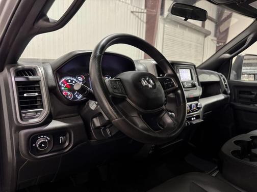 2023 RAM 2500 Tradesman Crew Cab 4x4 8' Box