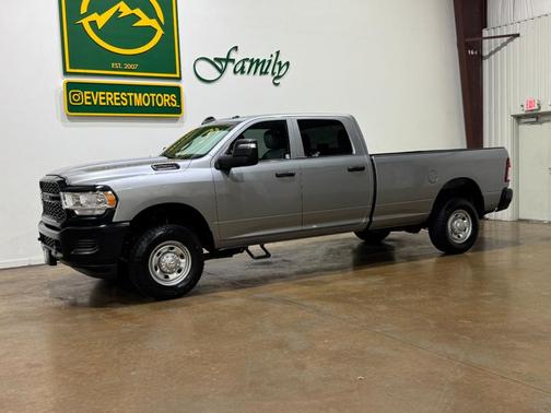 2023 RAM 2500 Tradesman Crew Cab 4x4 8' Box