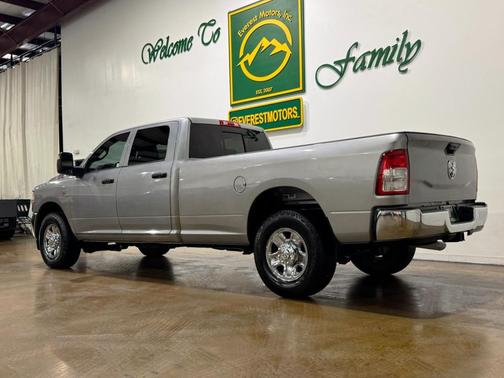 2023 RAM 2500 Tradesman Crew Cab 4x2 8' Box