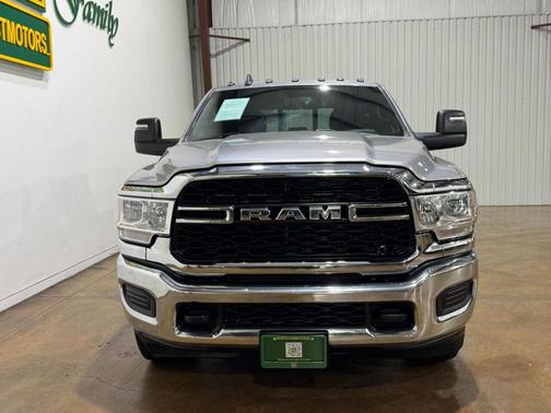 2023 RAM 2500 Tradesman Crew Cab 4x2 8' Box