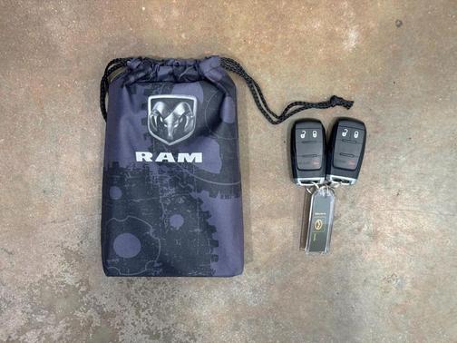 2023 RAM 2500 Tradesman Crew Cab 4x2 8' Box