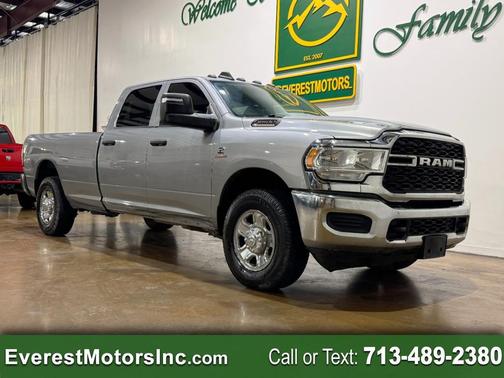 2023 RAM 2500 Tradesman Crew Cab 4x2 8' Box
