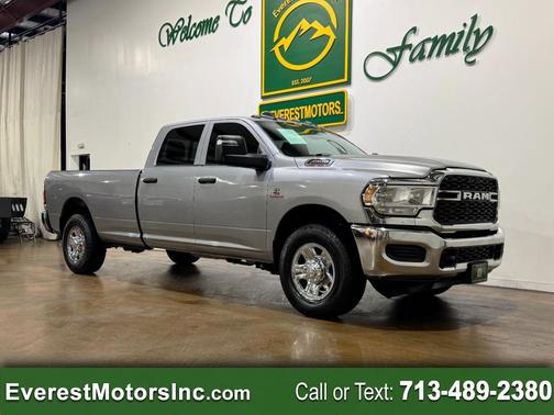 2023 RAM 2500 Tradesman Crew Cab 4x2 8' Box