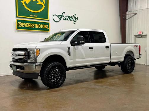 Oxford White 2017 Ford F-250 XLT