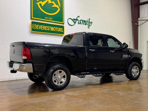 2018 RAM 2500 Tradesman Crew Cab 4x4 6'4' Box
