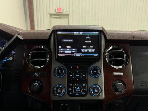 White Platinum Metallic Tri-Coat 2014 Ford F-250 Lariat