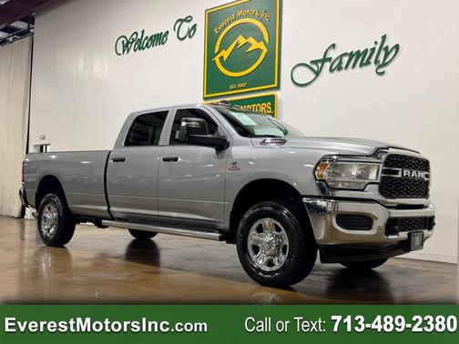 2024 RAM 2500 Tradesman Crew Cab 4x4 8' Box