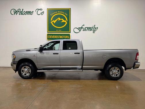 2024 RAM 2500 Tradesman Crew Cab 4x4 8' Box
