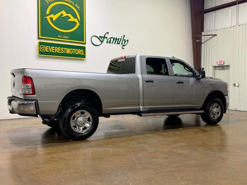 2024 RAM 2500 Tradesman Crew Cab 4x4 8' Box