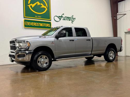 2024 RAM 2500 Tradesman Crew Cab 4x4 8' Box