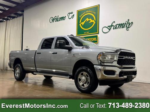 2024 RAM 2500 Tradesman Crew Cab 4x4 8' Box