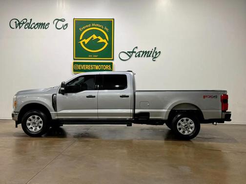 Iconic Silver Metallic 2023 Ford F-250 XLT