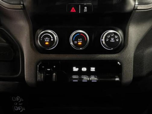 Bright White Clearcoat 2019 RAM 3500 Tradesman Crew Cab 4x4 8' Box