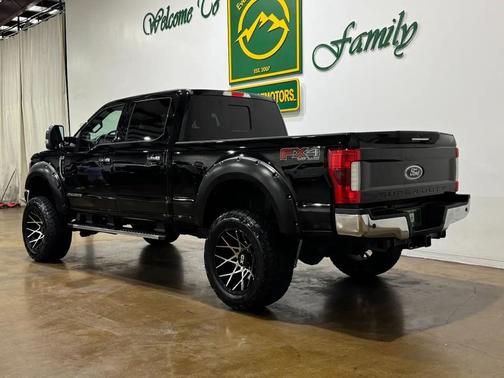 Shadow Black 2017 Ford F-250 Lariat