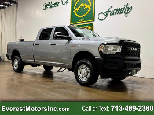 2022 RAM 2500 Tradesman Crew Cab 4x4 8' Box