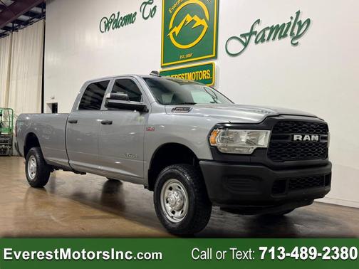 2022 RAM 2500 Tradesman Crew Cab 4x4 8' Box