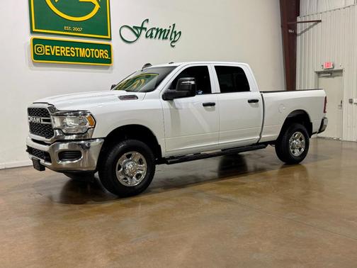2024 RAM 2500 Tradesman Crew Cab 4x4 6'4' Box